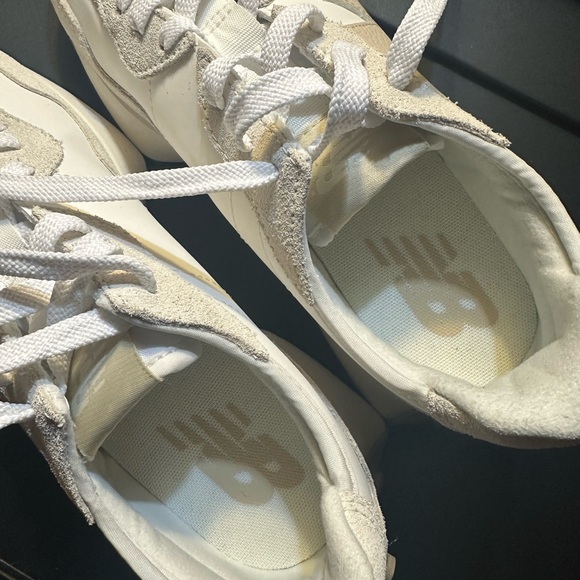 New Balance 327 Sneakers -EUC-7.5 Women’s - Picture 5 of 7